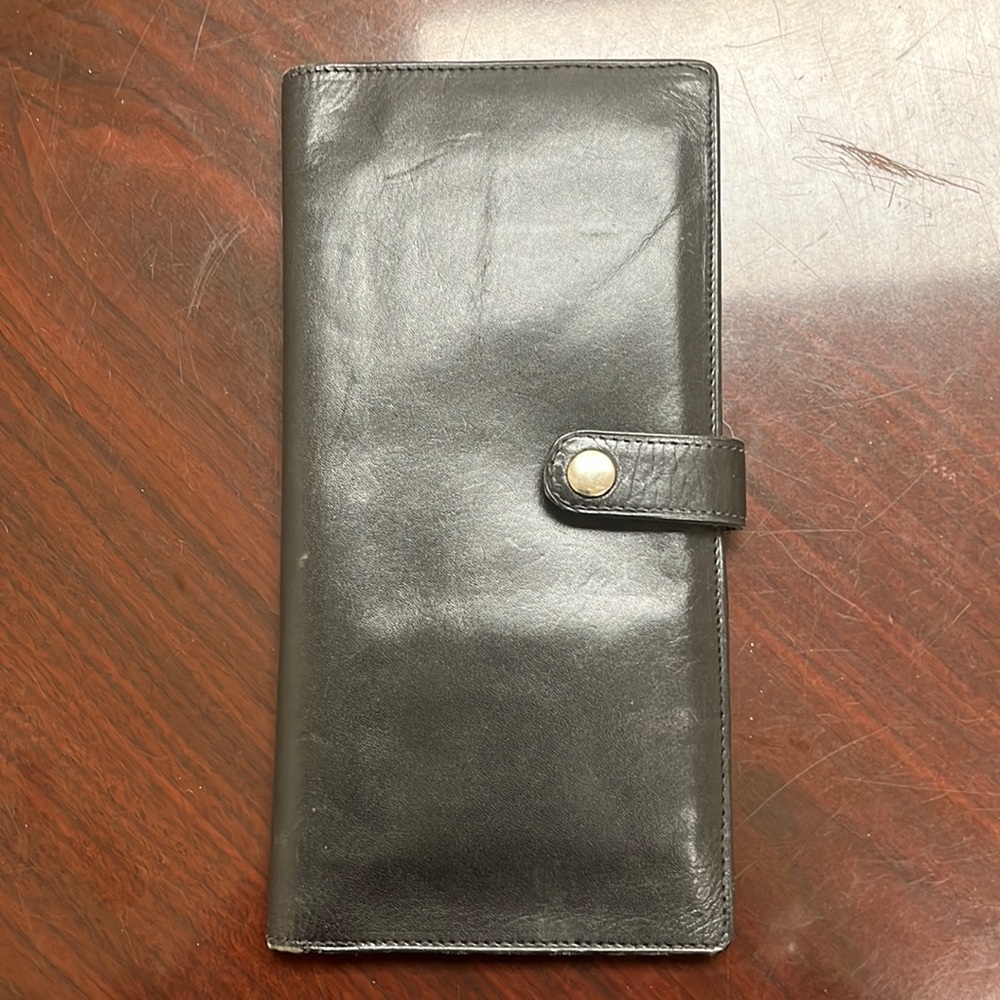Kane M black leather wallet